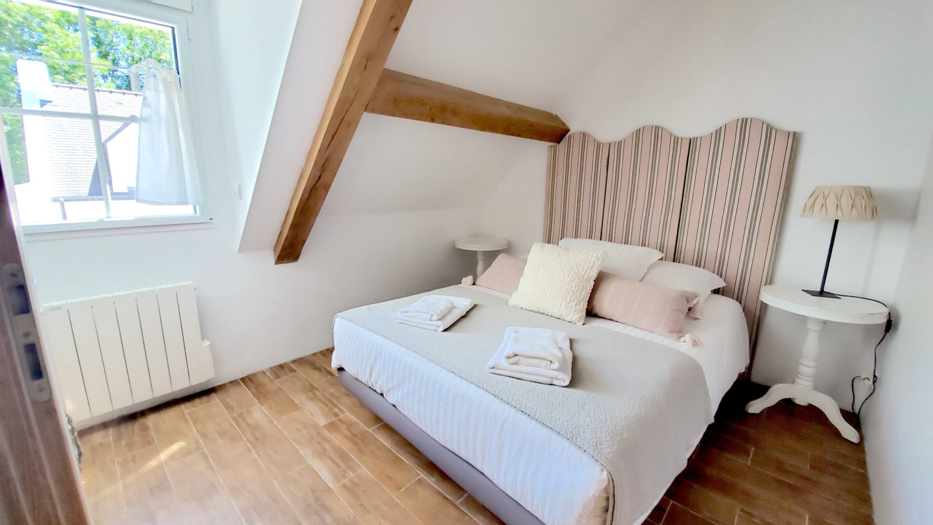 chambre-rose-tutu-scaled